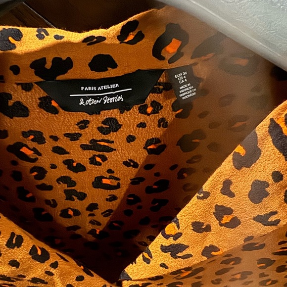 Like new &other stories Brown leopard print button up blouse - Size 4 - Picture 5 of 5